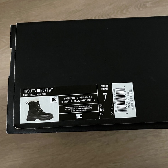 NWT - Sorel Tivoli IV Resort Snow Boots - 7 - Black - Picture 2 of 5